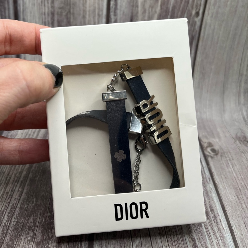 NIB Dior Lucky Charms Logo Choker Necklace Breloque Porte-Bonheur Black Silver - Picture 11 of 12